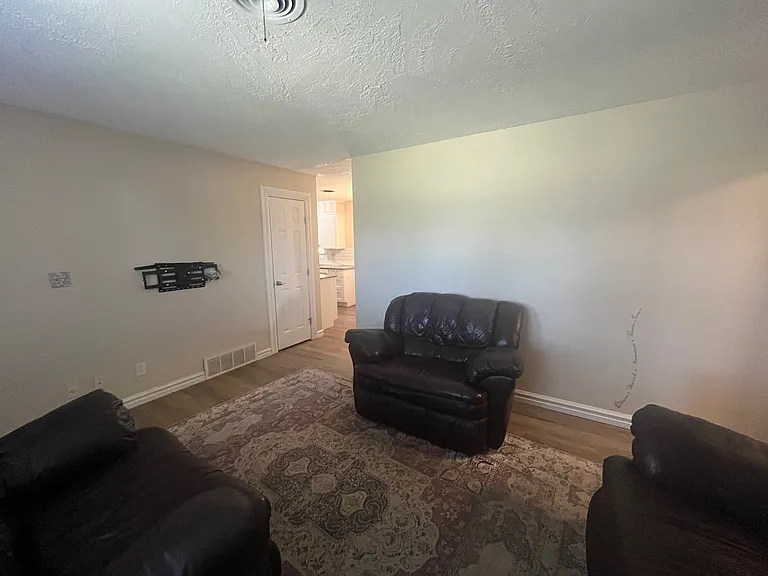 1331 W Hayes St — Photo 6