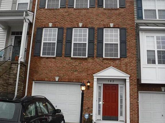 2nd image of 102 Breakers Edge Ct