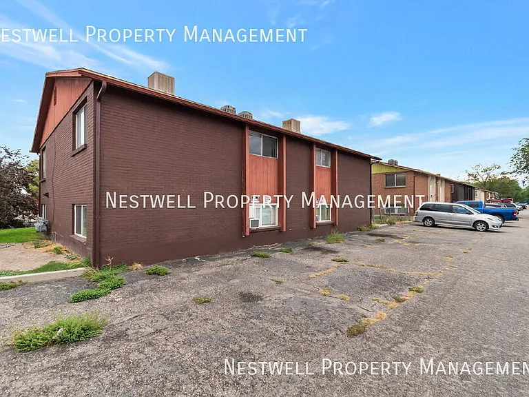 1881 W Lake Park Dr #4 — Photo 14
