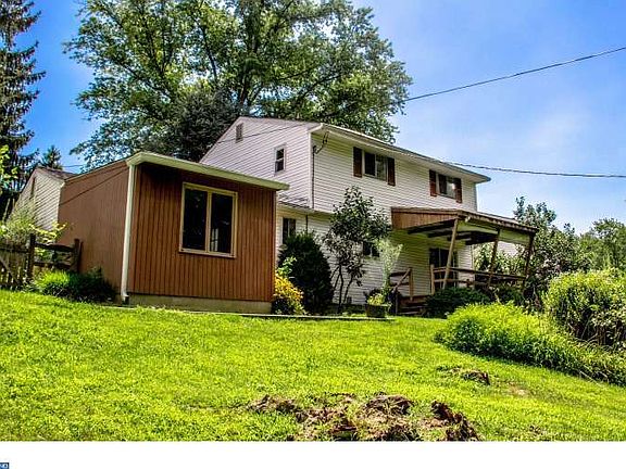 2nd image of 2841 W Oakland Dr