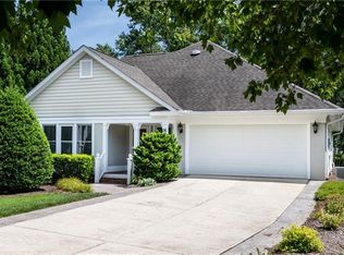 26 Creekside Way, Asheville, NC 28804