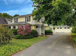 11 Adelaide Ave, Barrington, RI 02806