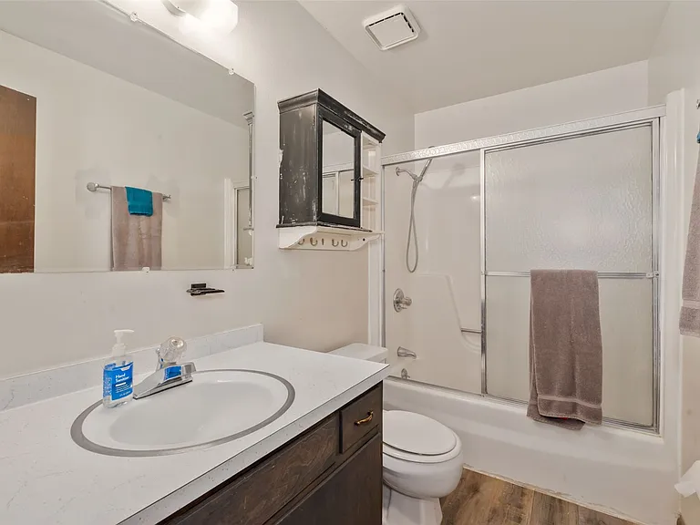 380 S Pine St — Photo 11