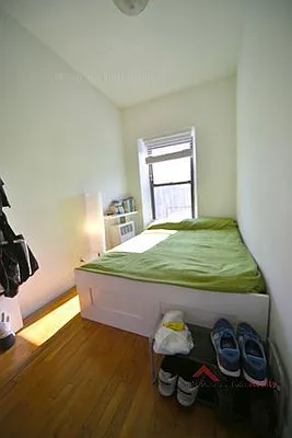 Rented by Metropolitan Realty | media 2