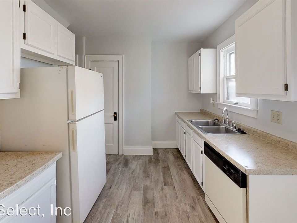 1st image of 2581 East Ave