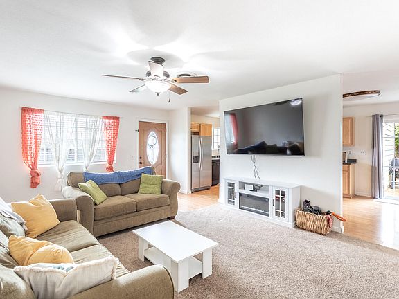 3rd image of 910 Aloha St