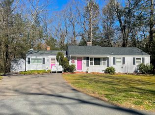 47 Barry Ln, Simsbury, CT 06070