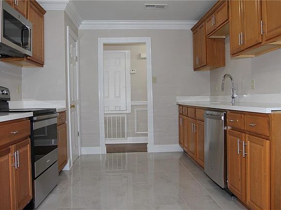 5th image of 12971 Jeanne Ct
