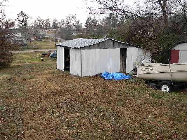 2nd image of 760 Walker Ave