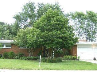 240 Lra Dr, Aurora, IL 60506