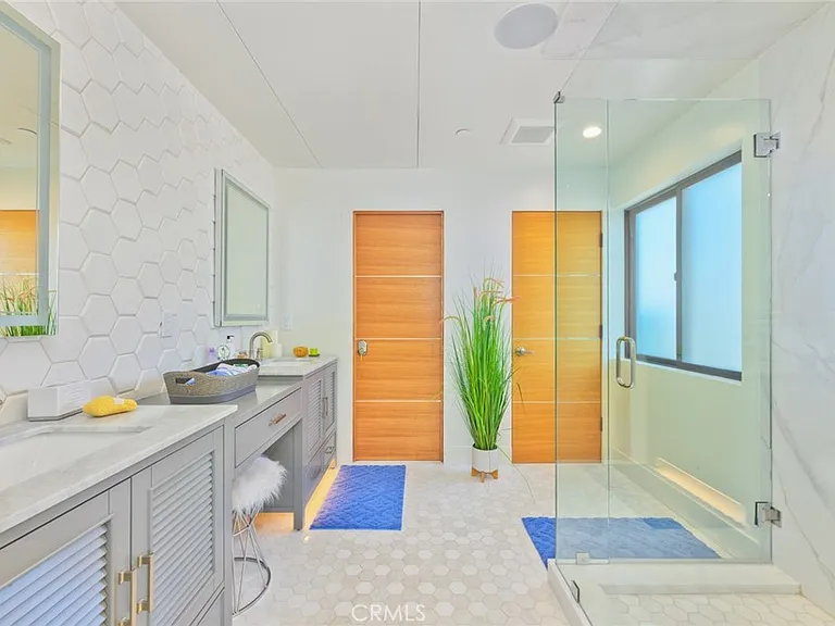 504 Balboa Blvd E — Photo 8