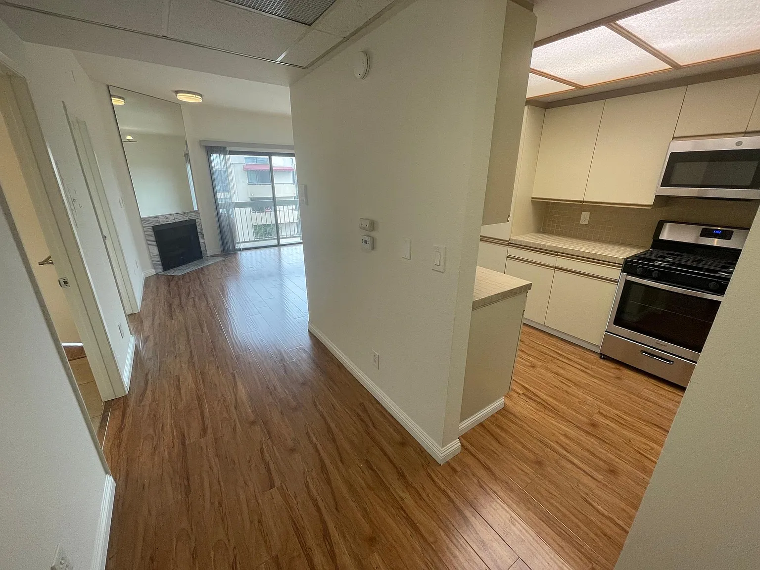 1818 Glendon Ave — Photo 3