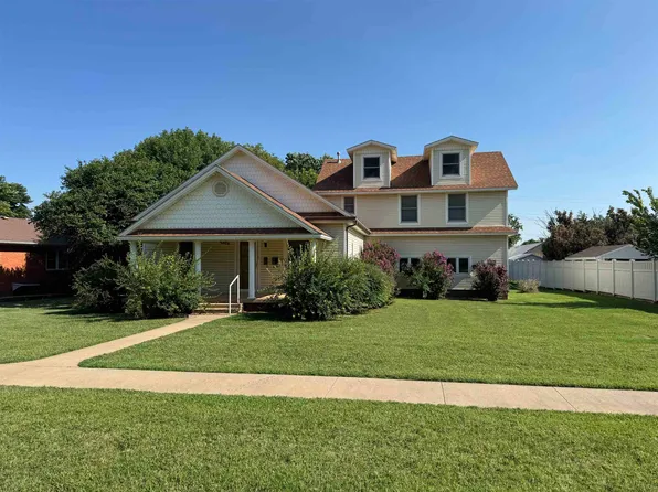 824 Center St, Alva, OK 73717