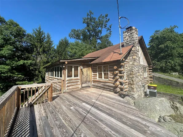 122 Woods Road, Greenwood Lake, NY 10925