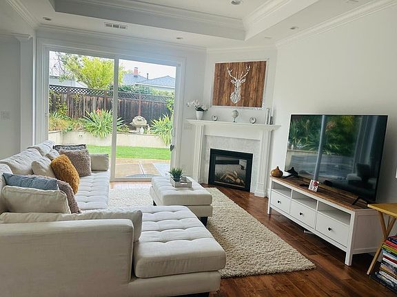 3rd image of 1712 Devereux Dr
