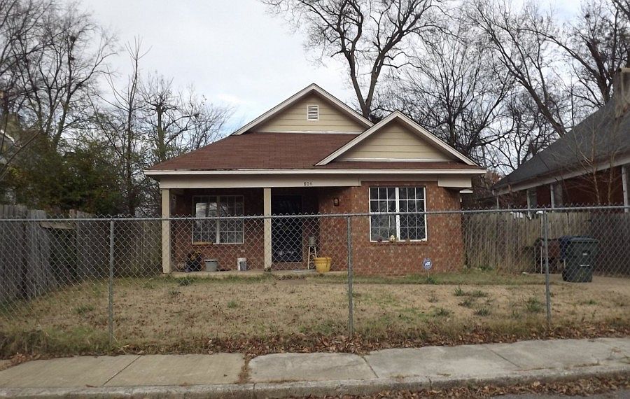 1st image of 804 Roanoke Ave