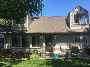 28850 Old North River Rd, Harrison Township, MI 48045