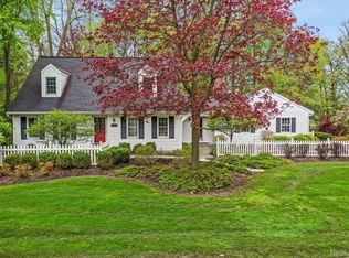 9025 Colony Farm Dr, Plymouth, MI 48170