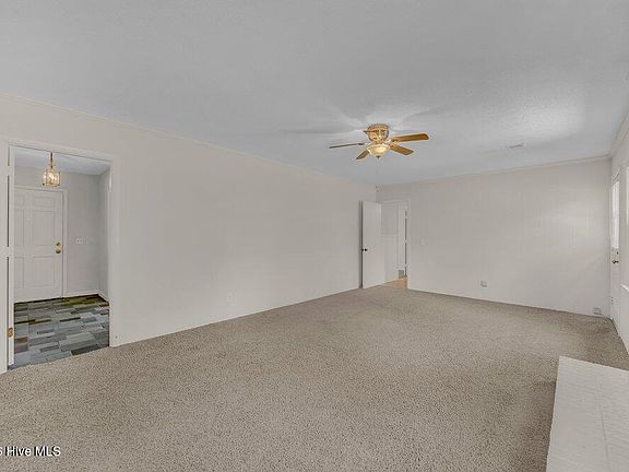 5th image of 618 Kelly Road