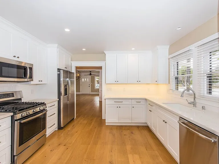 306 N Shaffer St — Photo 12