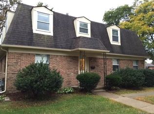 1875 Hollywood Ave, Grosse Pointe, MI 48236