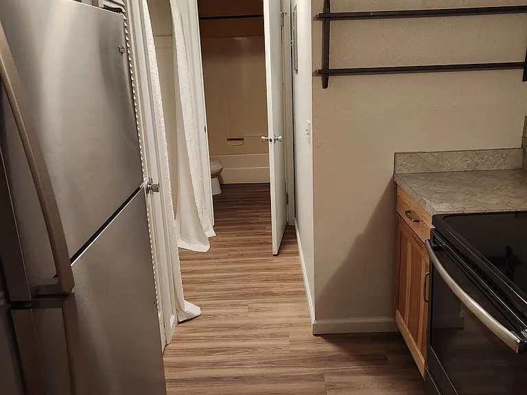 527 Avenue F — Photo 11