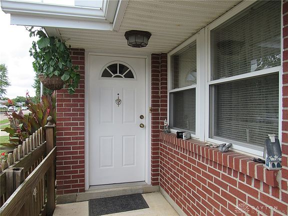 2nd image of 515 Buttercup Ave