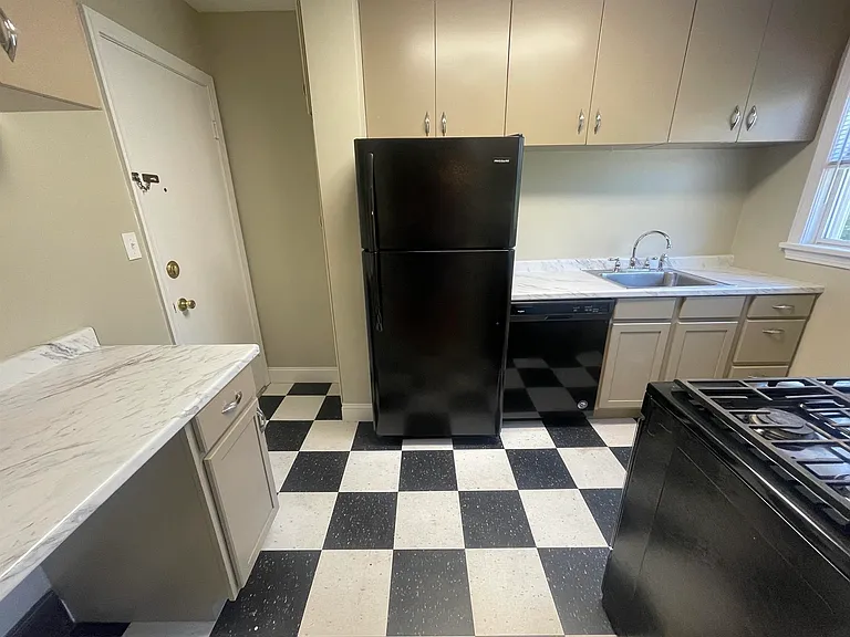 1170 Castlevale Dr #2 — Photo 2