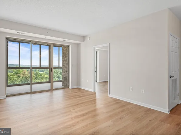 19355 Cypress Ridge Ter Unit 714, Lansdowne, VA 20176