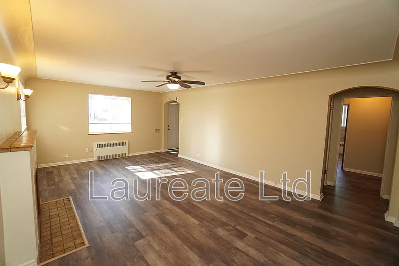 2 bed, 1.0 bath, 1100 sqft, $1,595 — Photo 4