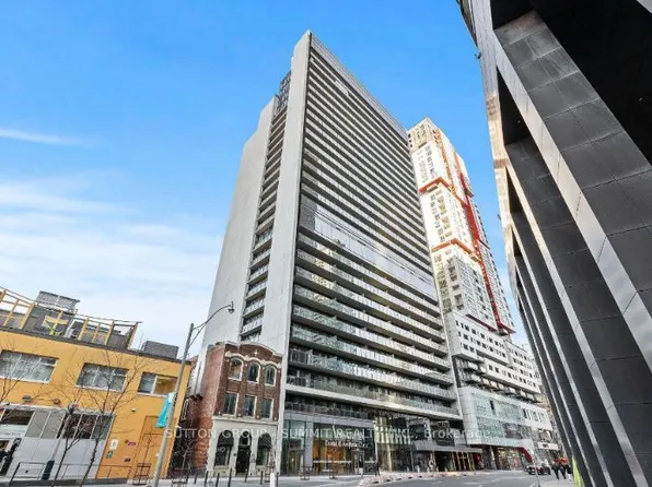 330 Richmond St W, Toronto, ON