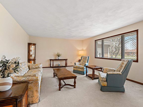 2nd image of 3005 N Abendroth St