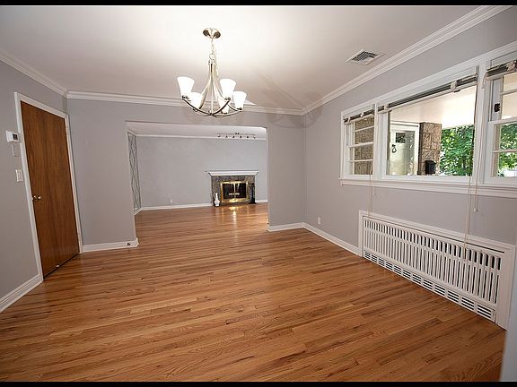 3rd image of 1850 Lake Dr W