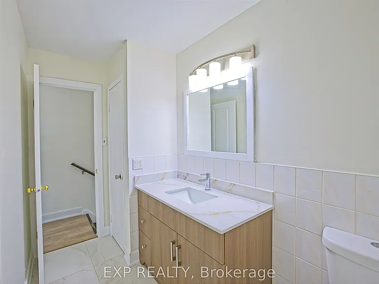 4 Fallway Rd #UPPER — Photo 13