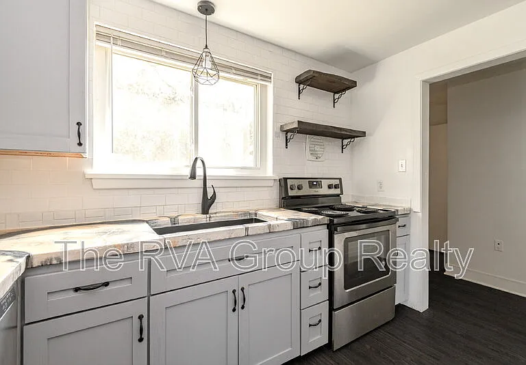 2201 Lydell Dr — Photo 17