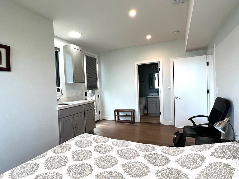480 Erlin Dr — Photo 9