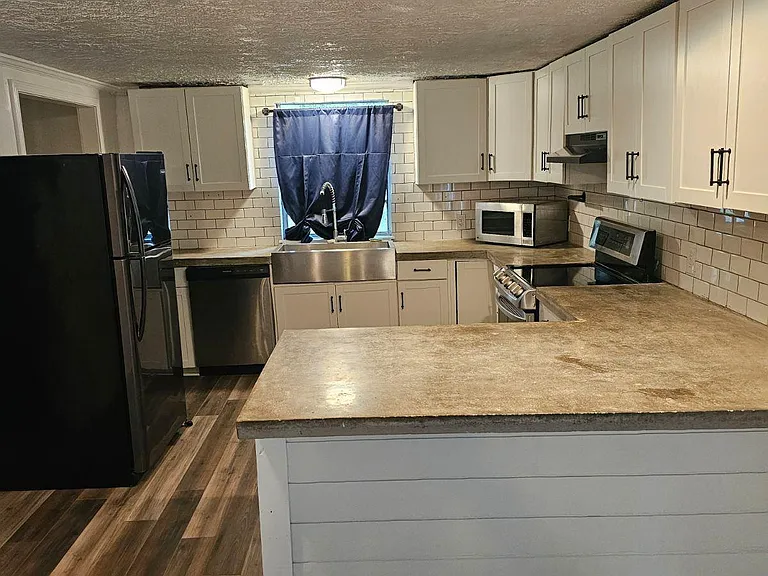 110 Lattimer Dr — Photo 4