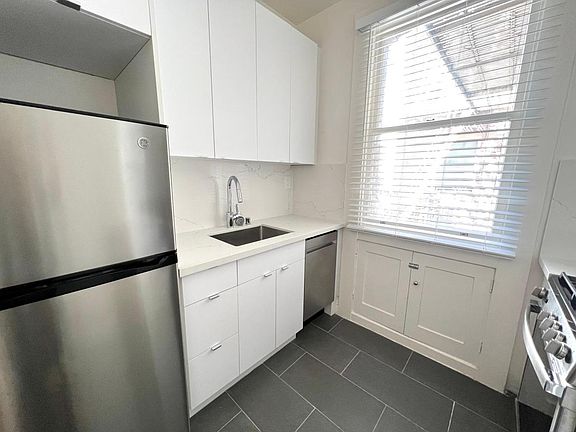 5th image of 721 Bush St #204B