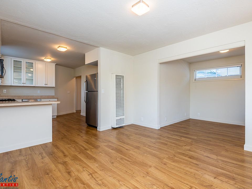 1st image of 412 Bay Ave #A