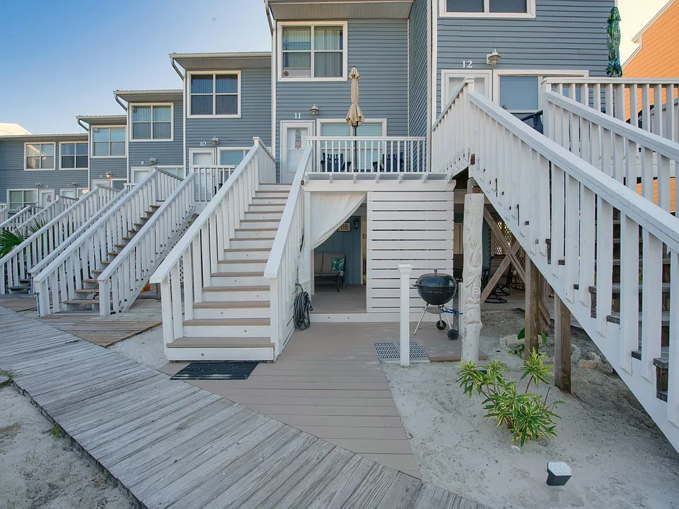 1430 Tina Dr #11