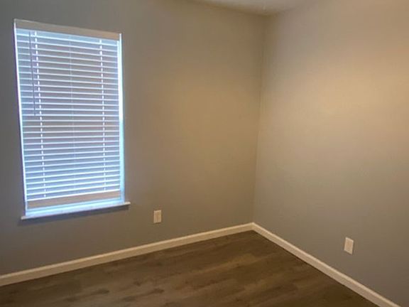 5th image of 1862 Custer Dr