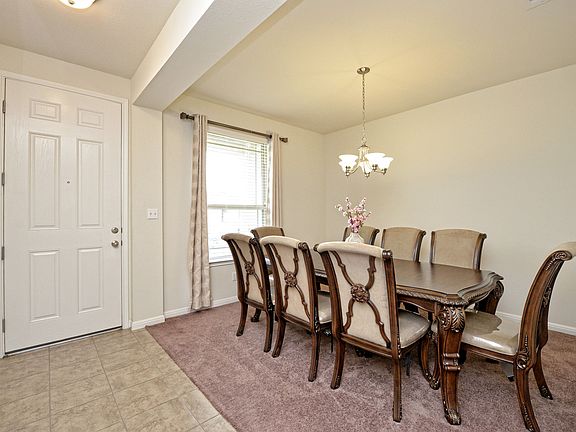 3rd image of 216 Tailwind Dr