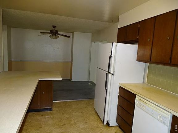 3rd image of 330 W Union Ave