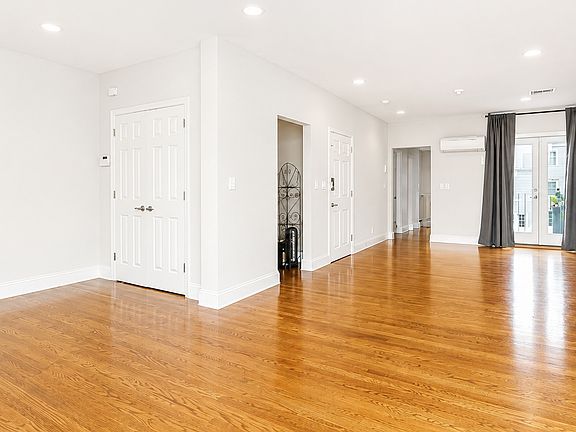 3rd image of 9 Auburn St #2