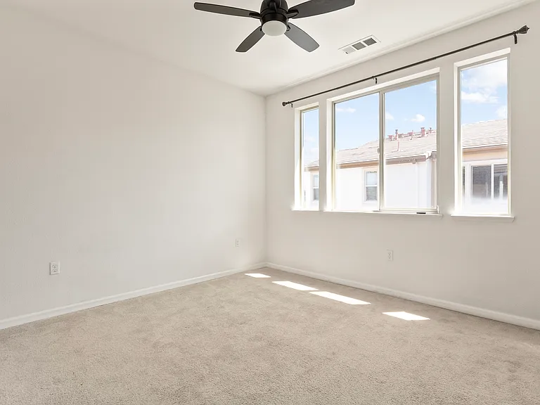 2703 Ferrara Cir — Photo 24
