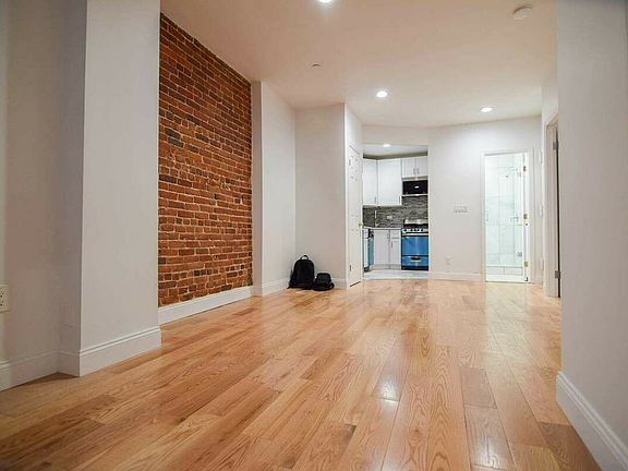 2nd image of 163 W 71st St APT 4R