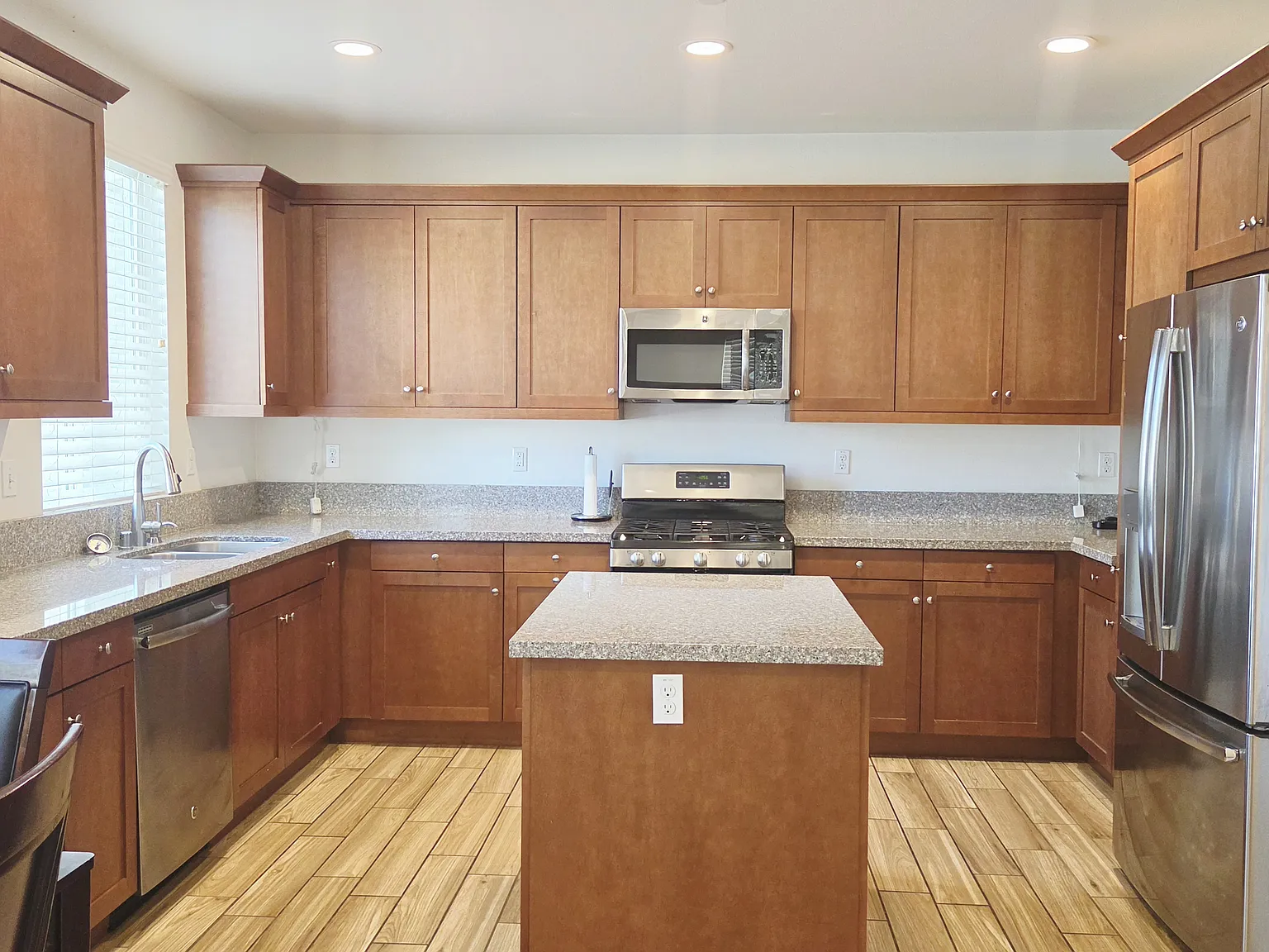 Lavender Dr — Photo 4