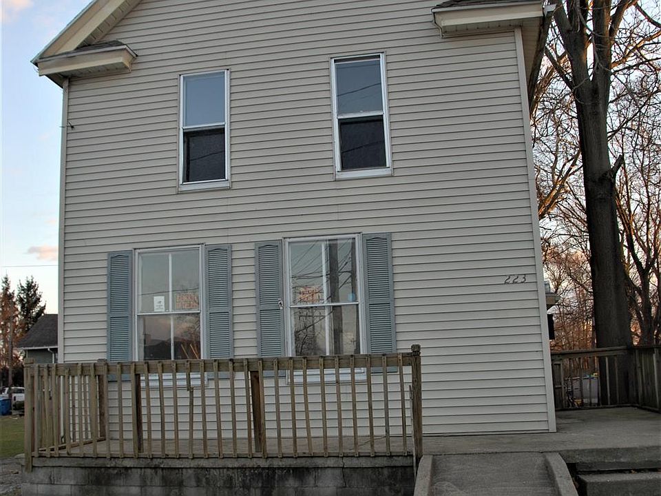 1st image of 223 E 4th St