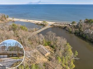525 Clubhouse Dr, Lusby, MD 20657