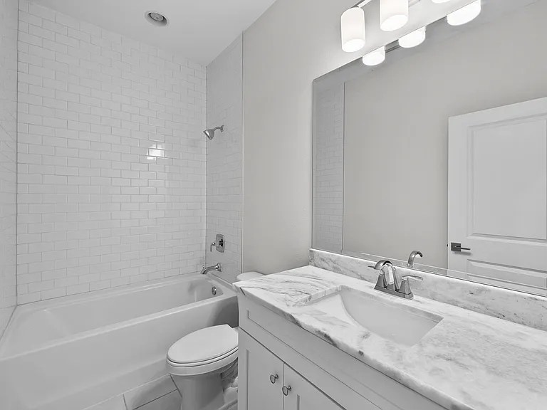 4302 W North B St #3 — Photo 14